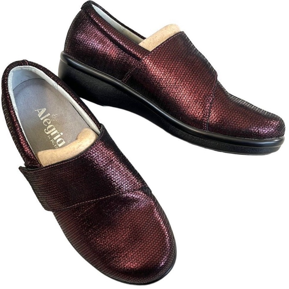 LIKE New Alegria Leather Loafers - Wide Width
